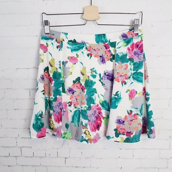 Lush Skirt Juniors Size M White Floral Mini - Picture 1 of 7
